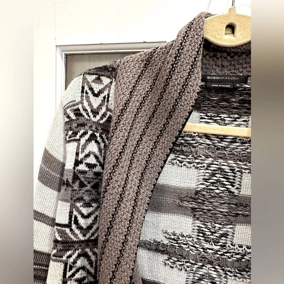 Vintage BCBGMAXAZRIA Y2K Southwestern Aztec Tribal Open Cardigan Sweater Size XL - Picture 2 of 12